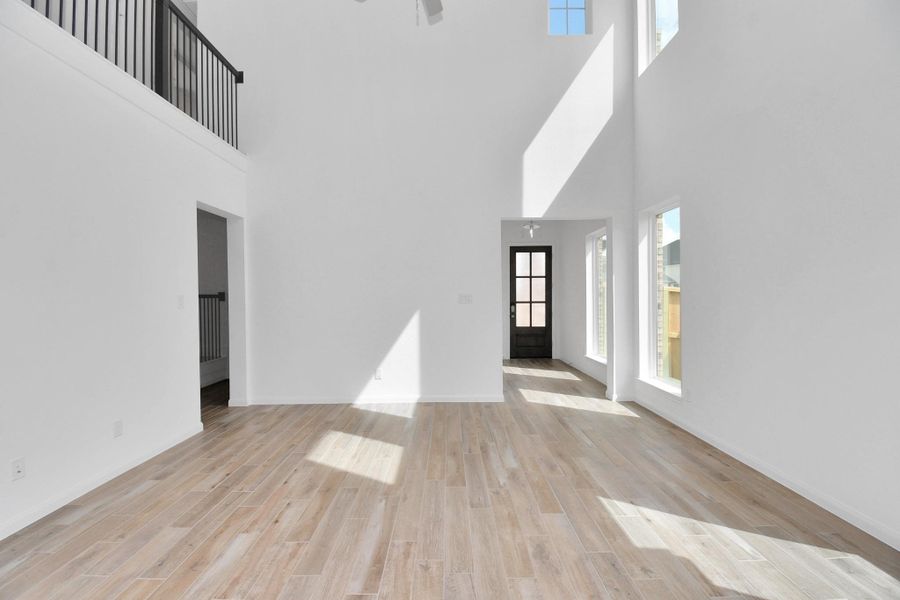 Spacious, unfurnished interior of a new home in Elyson, Katy (Image 27).