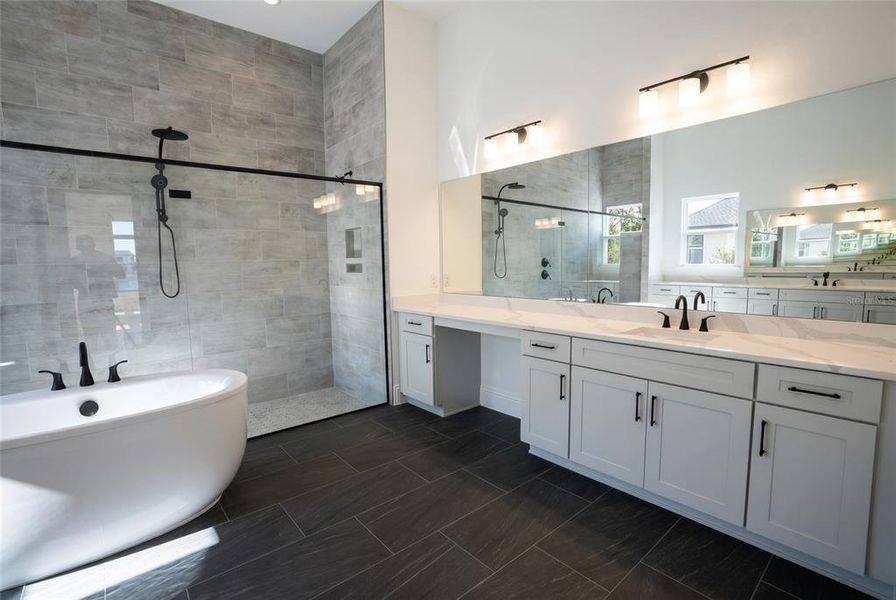 Furnished interior view inside a new home in , Orlando (Image 6).