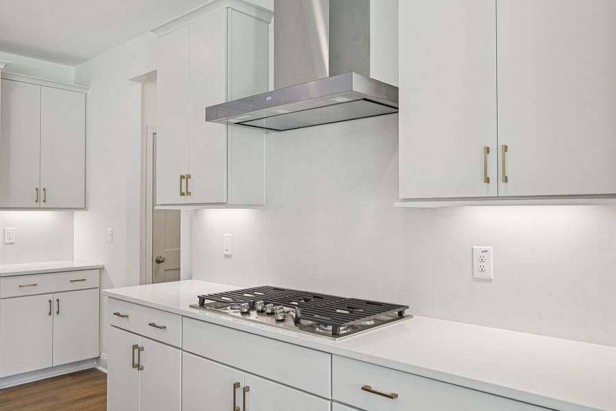 Representative interior finishes for a home built from the Jordan by Ashton Woods in Rowland's Grant, Fuquay Varina (Image 20).