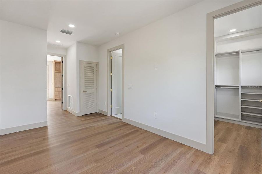 Spacious, unfurnished interior of a new home in , Tampa (Image 26). Spacious, unfurnished interior of a new home in , Tampa (Image 26).