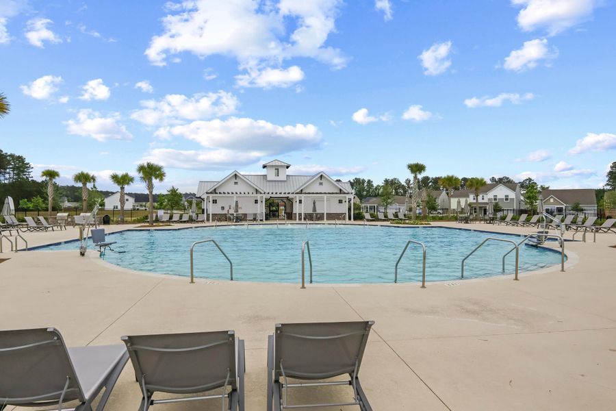 Community amenities in , Summerville (Image 45).