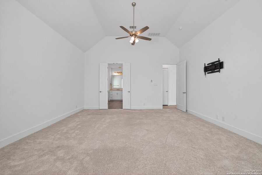 Spacious, unfurnished interior of a new home in Front Gate in Fair Oaks Ranch, Fair Oaks Ranch (Image 33). Spacious, unfurnished interior of a new home in Front Gate in Fair Oaks Ranch, Fair Oaks Ranch (Image 33).