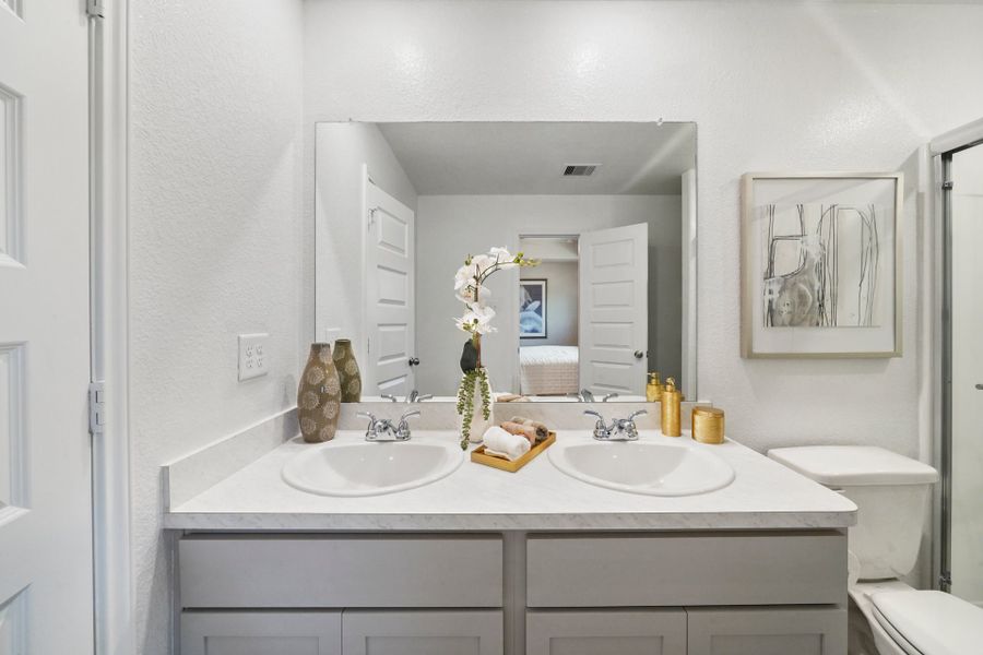 Lexington Heights Model Home - Golden - Primary Bathroom Lexington Heights Model Home - Golden - Primary Bathroom