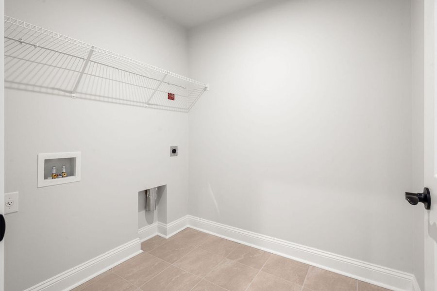 Spacious, unfurnished interior of a new home in Salem Bay, Beaufort (Image 24).