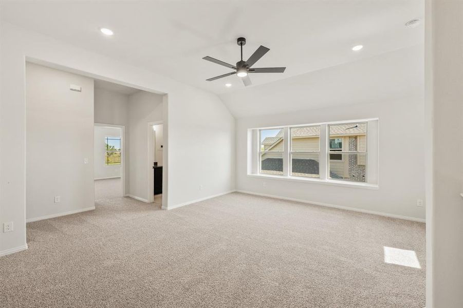 Spacious, unfurnished interior of a new home in Stone River Glen 60s, Royse City (Image 32). Spacious, unfurnished interior of a new home in Stone River Glen 60s, Royse City (Image 32).