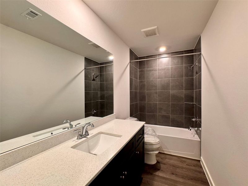 Furnished interior view inside a new home in Santa Fe, Cleveland (Image 3).