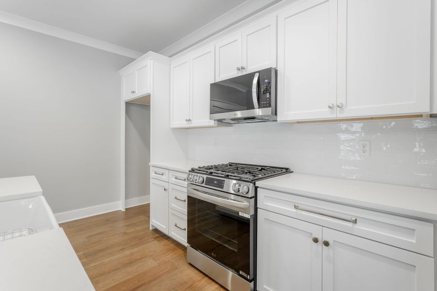Representative furnished interior of a home built from the Autumnbrook B by Riverstone Construction, LLC in Pine Ridge, Soddy-Daisy (Image 8).