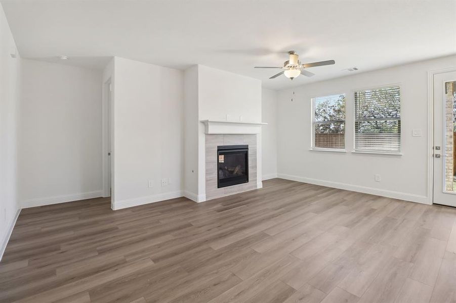 Spacious, unfurnished interior of a new home in Ashford Park - Texana Series, Corinth (Image 16).