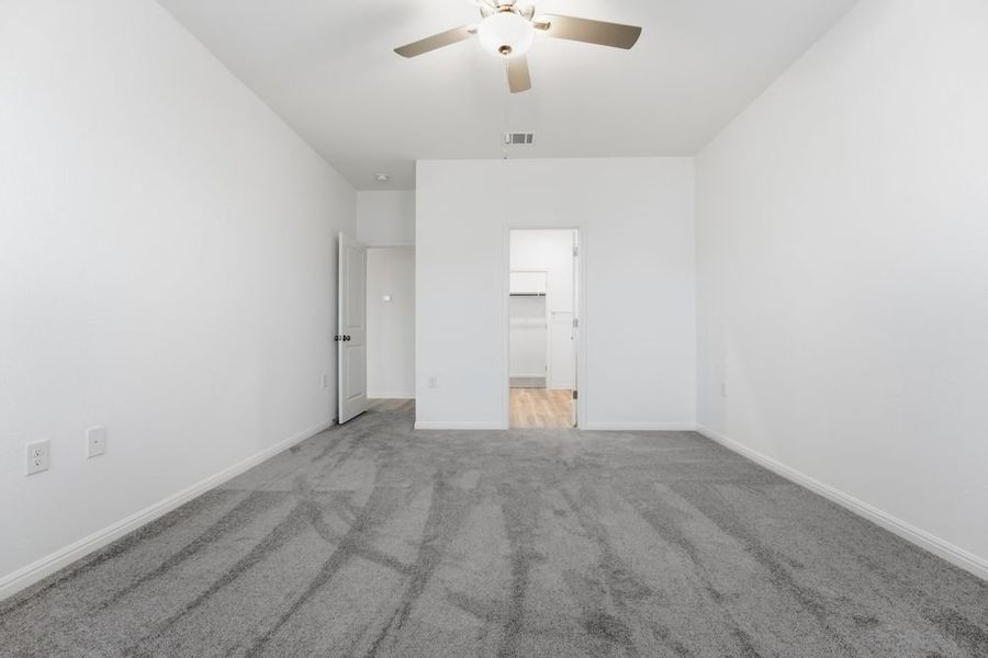 Spacious, unfurnished interior of a new home in Lisso 50s, Pflugerville (Image 15).