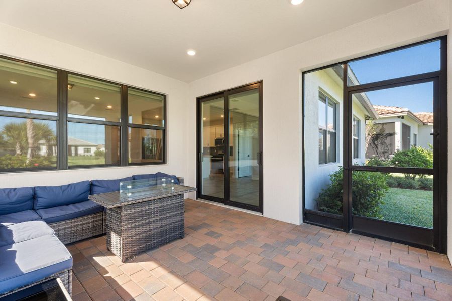 Image 22 of a home in Veranda Gardens.