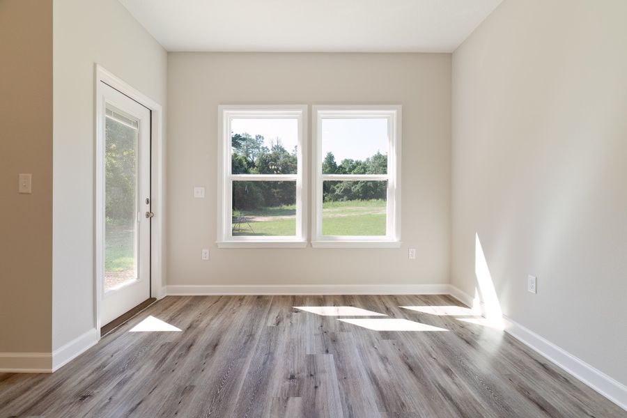 Representative unfurnished interior of a home built from the Maybell III by CJL Homes in McCarthy Estates, Defuniak Springs (Image 14).