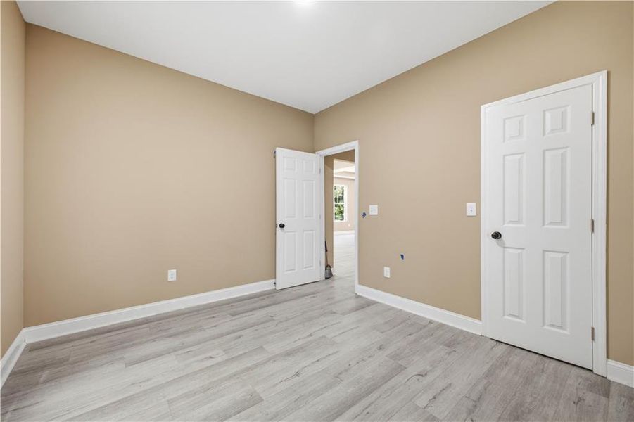 Spacious, unfurnished interior of a new home in , Calhoun (Image 32).