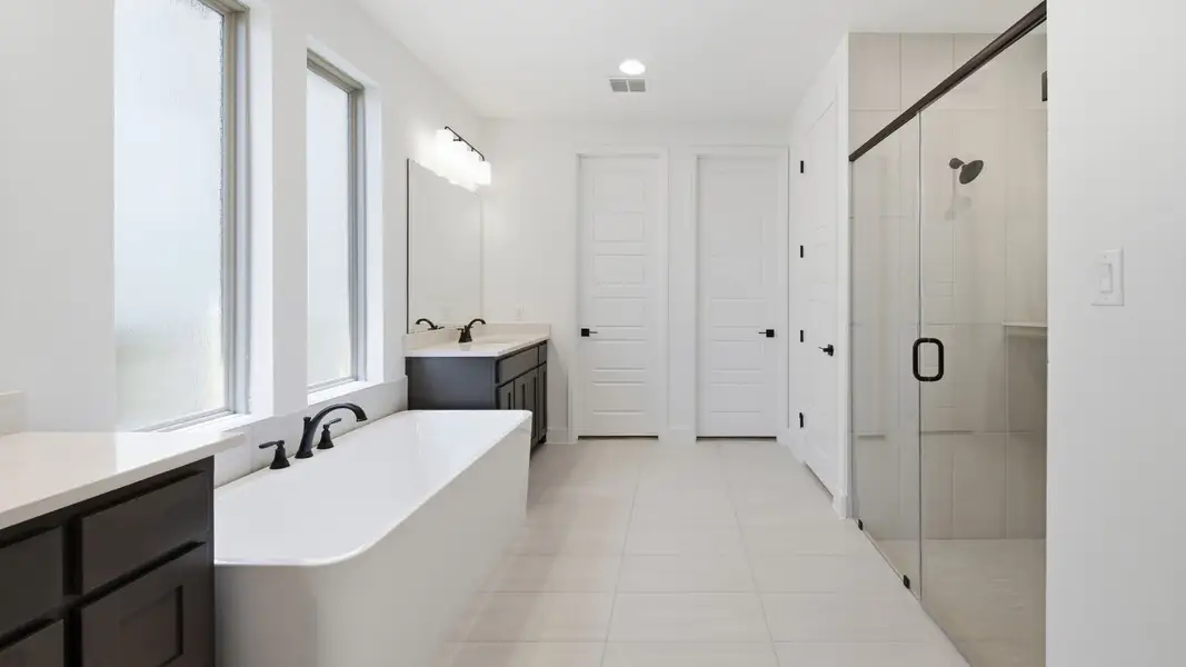Furnished interior view inside a new home in Eliana, McKinney (Image 14).