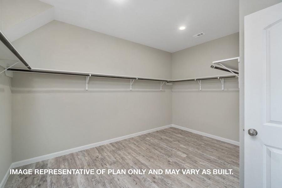 Spacious, unfurnished interior of a new home in River Ranch Estates, Dayton (Image 8).