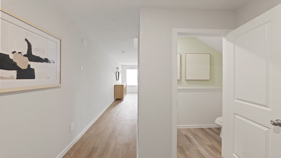 Representative unfurnished interior of a home built from the Franklin by D.R. Horton in Silverthorne, Conroe (Image 19).