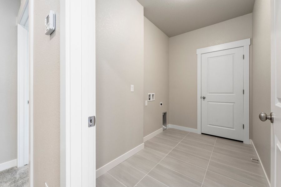 Spacious, unfurnished interior of a new home in The Lakes at Centerra, Loveland (Image 23). Spacious, unfurnished interior of a new home in The Lakes at Centerra, Loveland (Image 23).