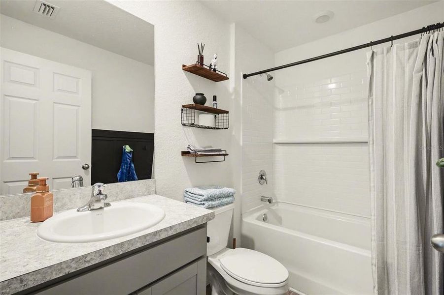 Furnished interior view inside a new home in , Cape Coral (Image 18).