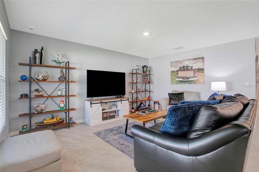 Furnished interior view inside a new home in River Park, Temple Terrace (Image 16).