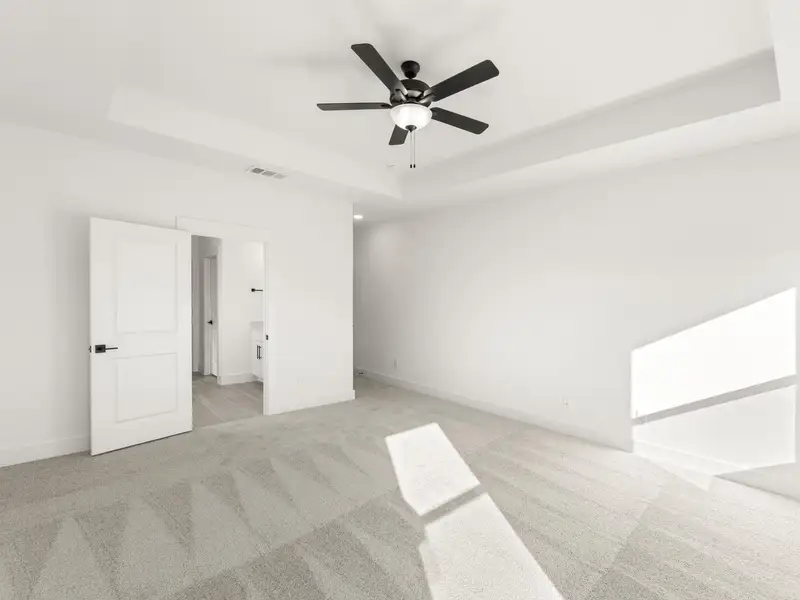 Spacious, unfurnished interior of a new home in Waverly Estates, Nevada (Image 24).