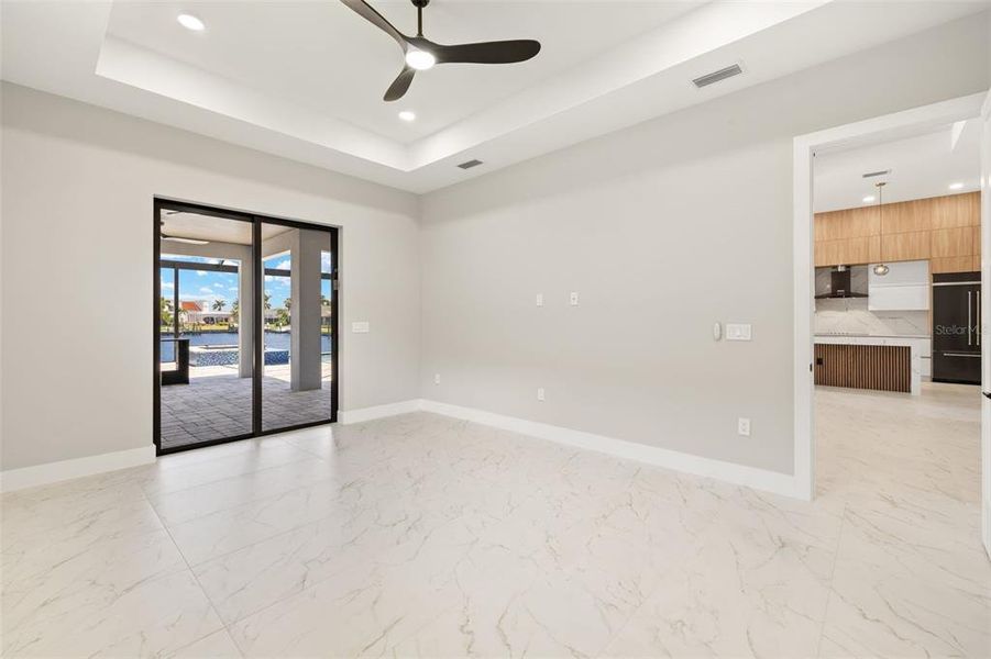 Spacious, unfurnished interior of a new home in , Cape Coral (Image 20).
