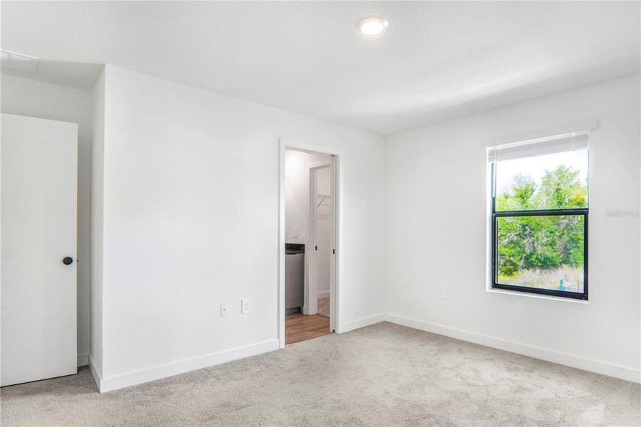 Spacious, unfurnished interior of a new home in , Kissimmee (Image 17).