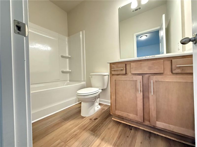 Furnished interior view inside a new home in Ponderosa Farms Manor, Gainesville (Image 10).