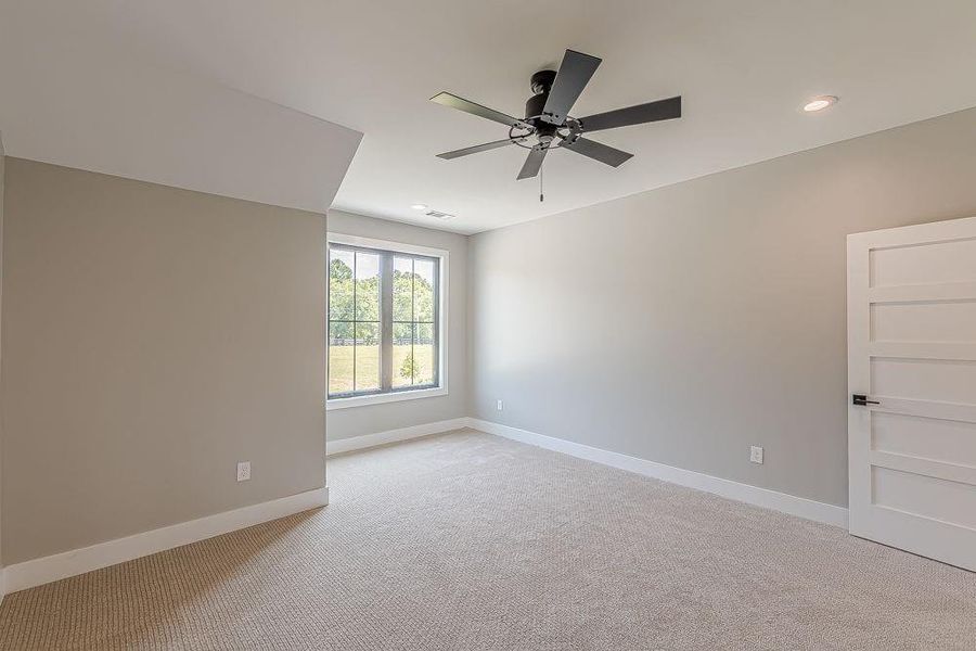 Spacious, unfurnished interior of a new home in , Bremen (Image 33). Spacious, unfurnished interior of a new home in , Bremen (Image 33).