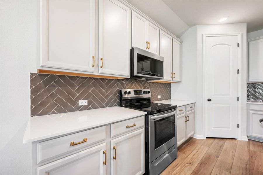 Furnished interior view inside a new home in Anthem, Kyle (Image 13). Furnished interior view inside a new home in Anthem, Kyle (Image 13).