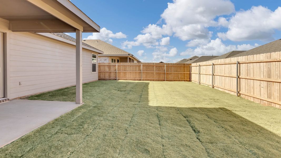 Exterior details and patio area of a home in Terra Vista, Lubbock (Image 4).