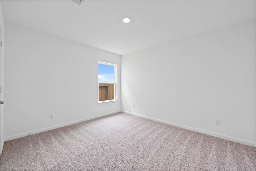 Spacious, unfurnished interior of a new home in , Maxwell (Image 8).