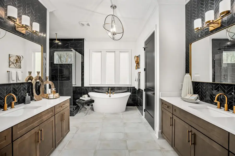 The Elmsdale Primary Bath