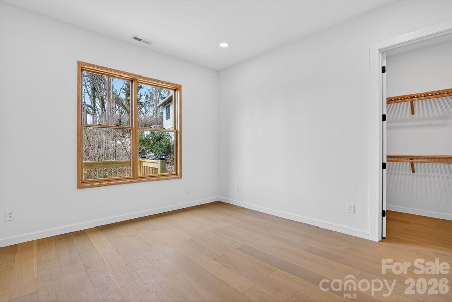 Spacious, unfurnished interior of a new home in , Asheville (Image 20).