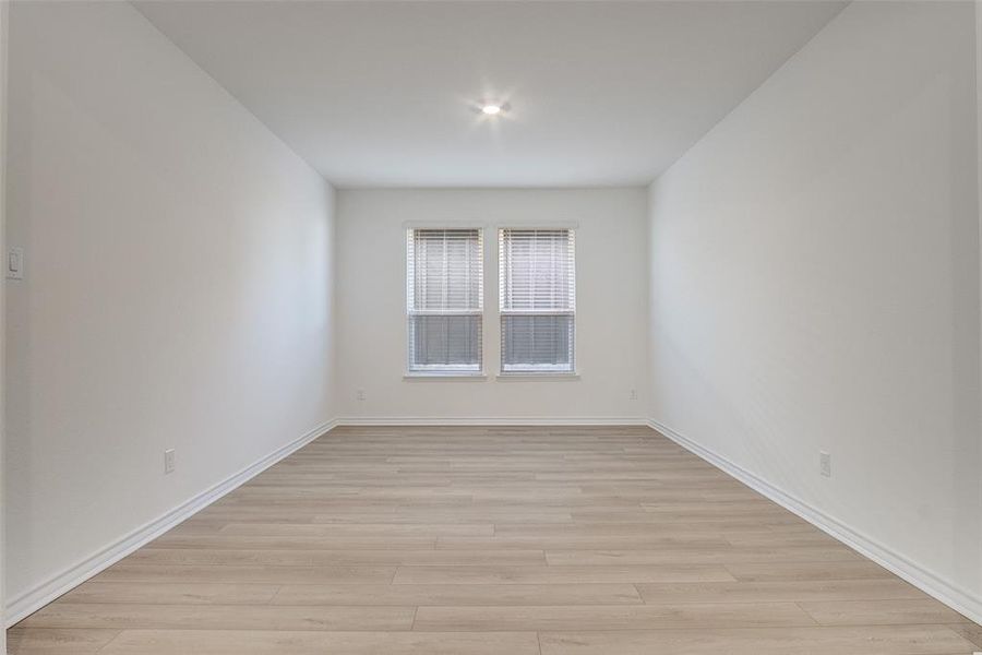 Spacious, unfurnished interior of a new home in Sierra Vista at Kelly Ranch, Aledo (Image 15).