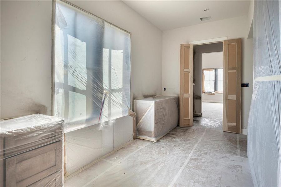 Large window in Ensuite allows an abundance of natural light.