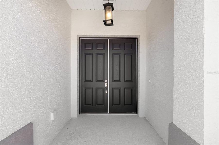 Exterior details and patio area of a home in , Ocala (Image 21).