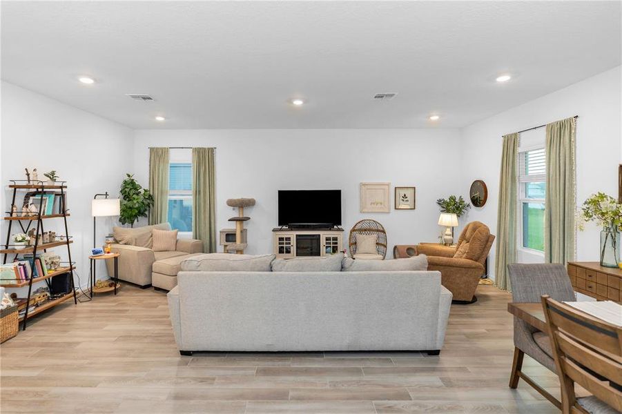 Furnished interior view inside a new home in Hampton Oaks Traditional, Deltona (Image 14). Furnished interior view inside a new home in Hampton Oaks Traditional, Deltona (Image 14).