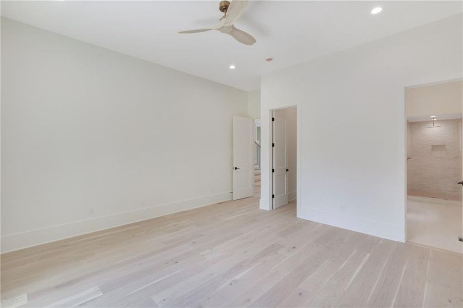 Spacious, unfurnished interior of a new home in , Alpharetta (Image 51).