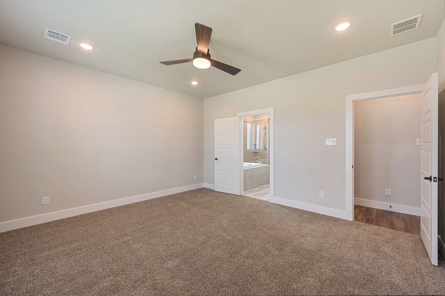 Representative unfurnished interior of a home built from the Isibelle by Heritage Towne in Heritage Towne, Midlothian (Image 27).