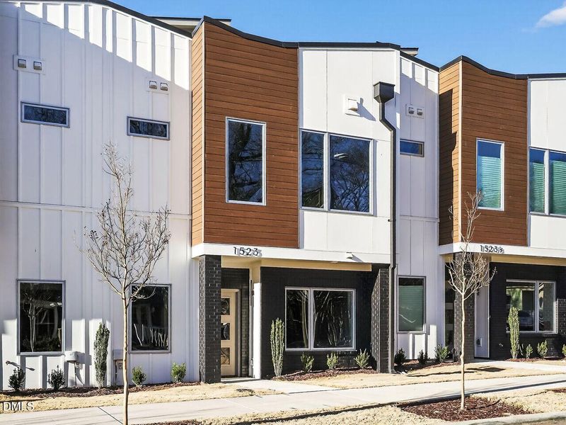 002-1280x960-corner-view 002-1280x960-corner-view