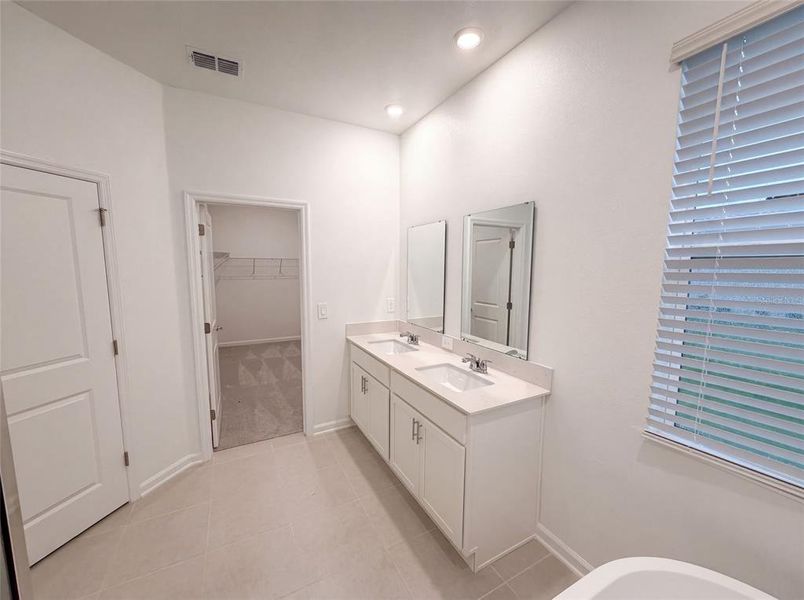 Furnished interior view inside a new home in Meadow Pointe, Groveland (Image 8).