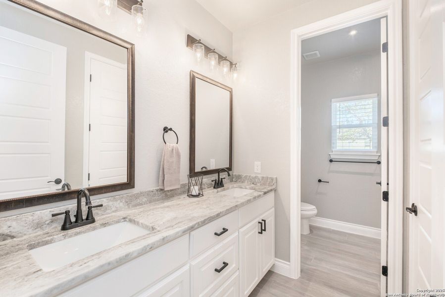 Furnished interior view inside a new home in , La Vernia (Image 20). Furnished interior view inside a new home in , La Vernia (Image 20).