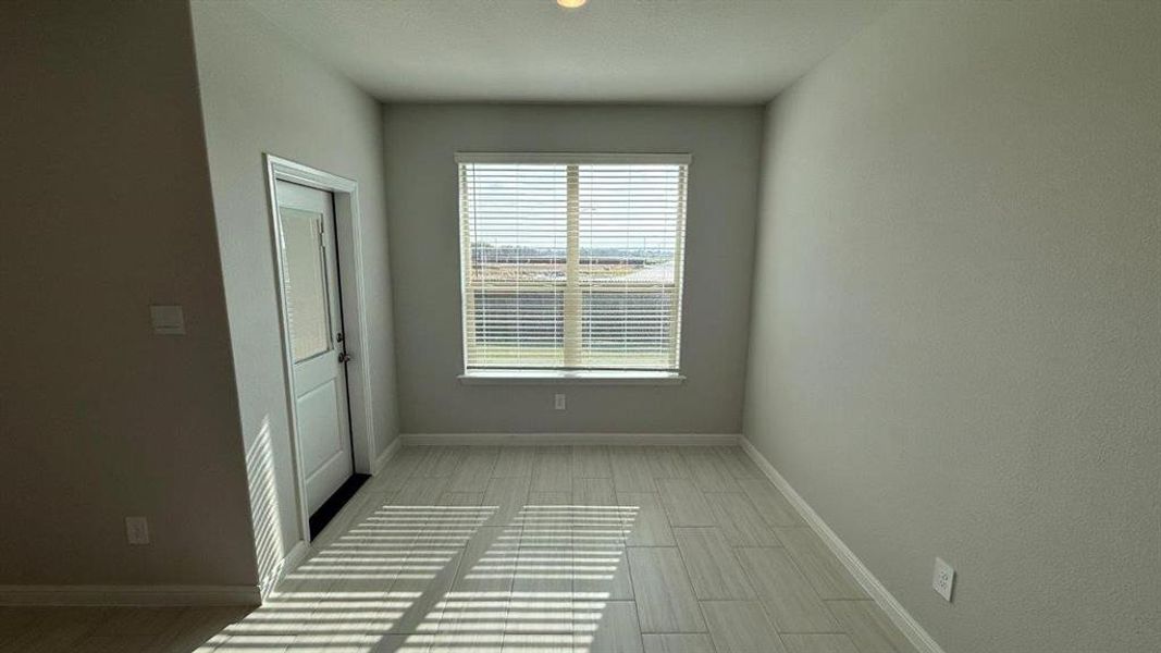Spacious, unfurnished interior of a new home in Saratoga, Granbury (Image 16). Spacious, unfurnished interior of a new home in Saratoga, Granbury (Image 16).