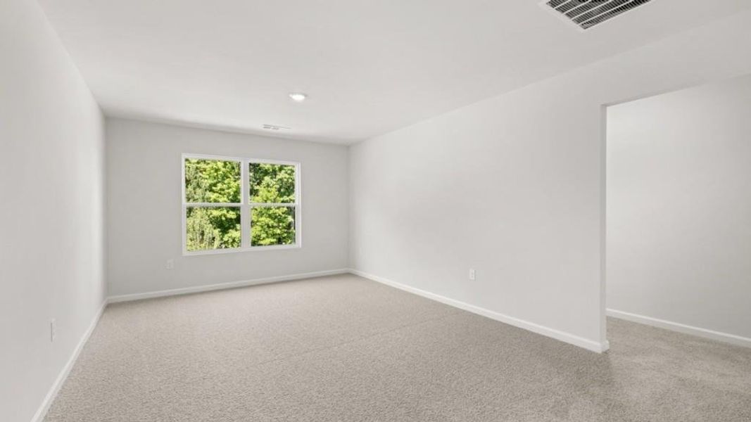 Spacious, unfurnished interior of a new home in Falcon Landing, Gainesville (Image 33).