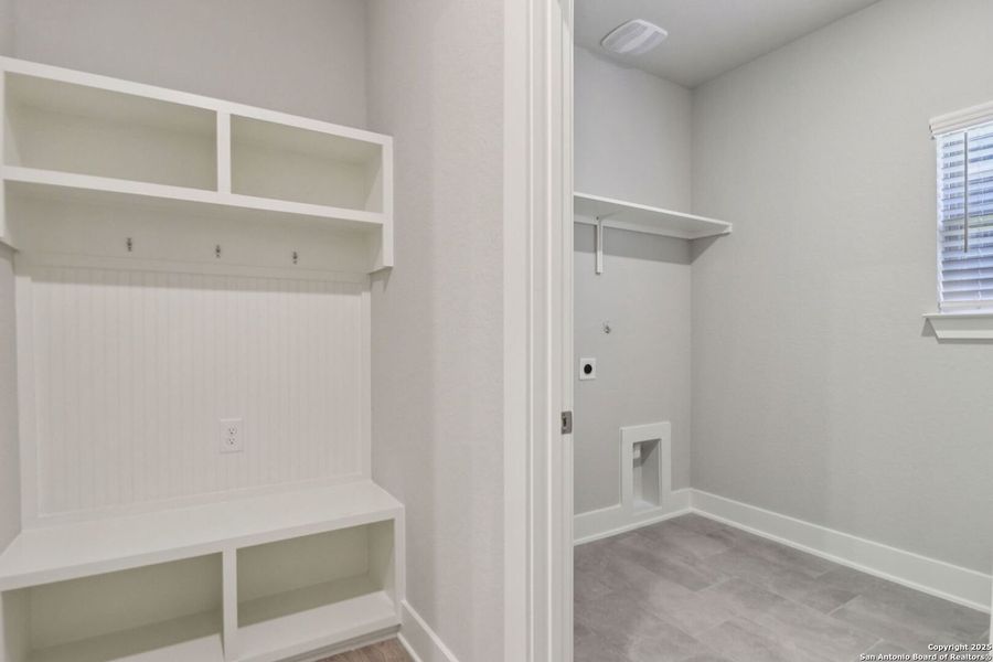 Furnished interior view inside a new home in Fox Falls, Boerne (Image 5).