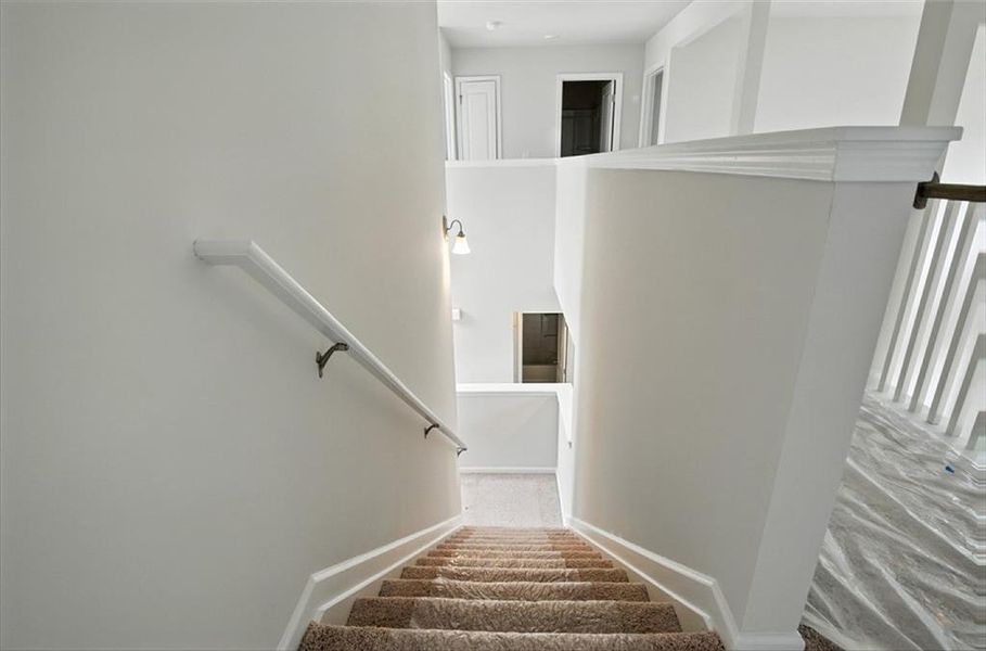 Spacious, unfurnished interior of a new home in Creekside Landing, Dallas (Image 24).
