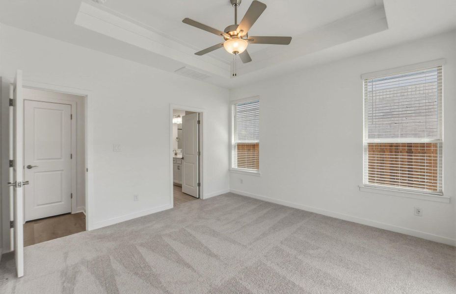 Spacious, unfurnished interior of a new home in Santa Rita Ranch, Liberty Hill (Image 19).