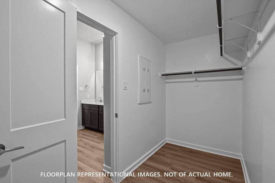 Image 19 of a home in Miller's Pond.