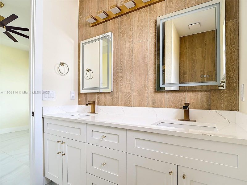 Image 48 of a home in .