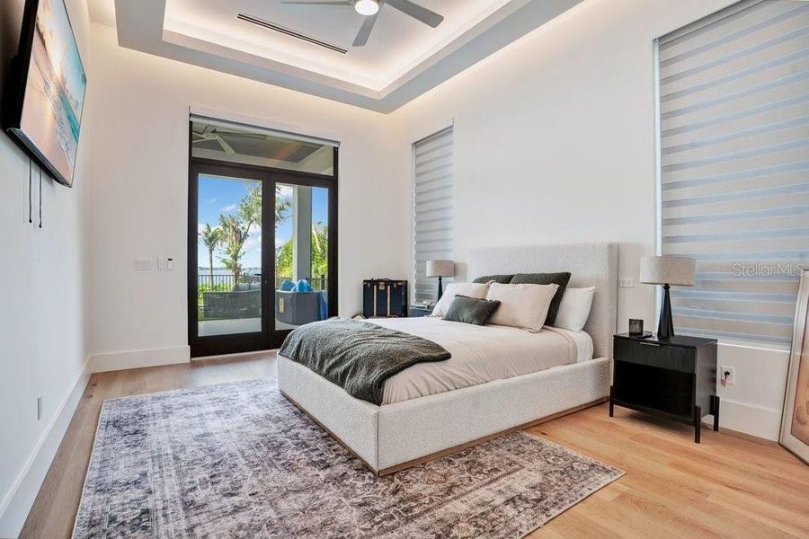 Furnished interior view inside a new home in , Windermere (Image 21).