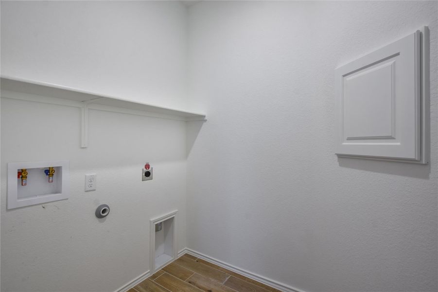 Spacious, unfurnished interior of a new home in Sun City Texas, Georgetown (Image 27).